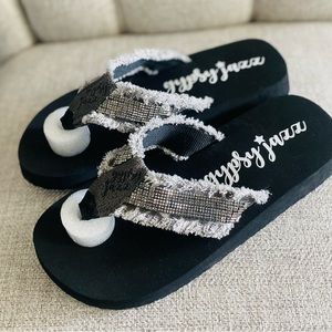 2/$40 LOT NWT 2 Pair of GYPSY FlipFlops